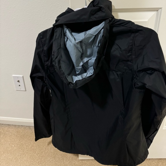 Women’s Columbia Lightweight Rain Jacket - Picture 3 of 5